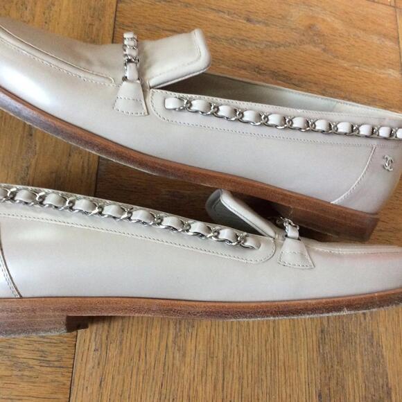 Chanel Cream Loafers - Picture 5 of 7